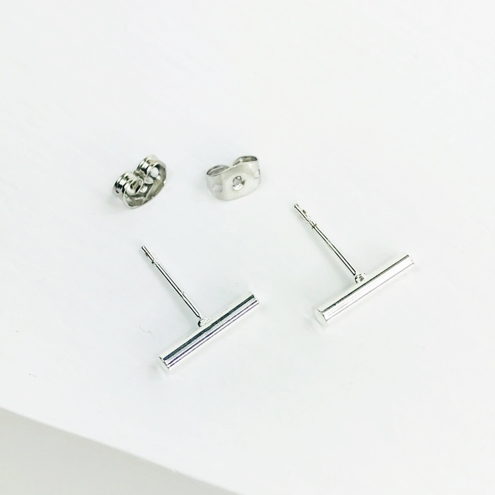 Bar Stud Earrings in Silver - Picture 7 of 7